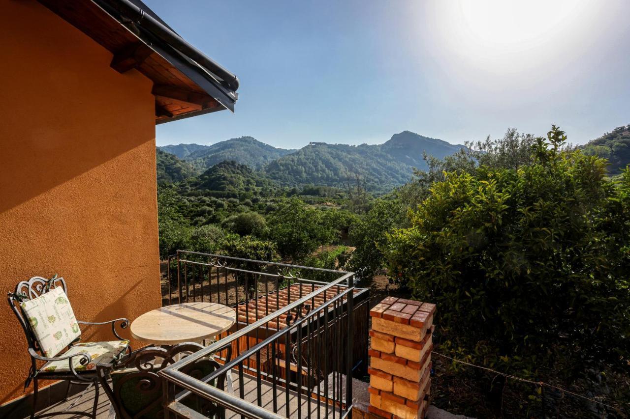 La Porta Delle Gole Hotel Motta Camastra Exterior foto