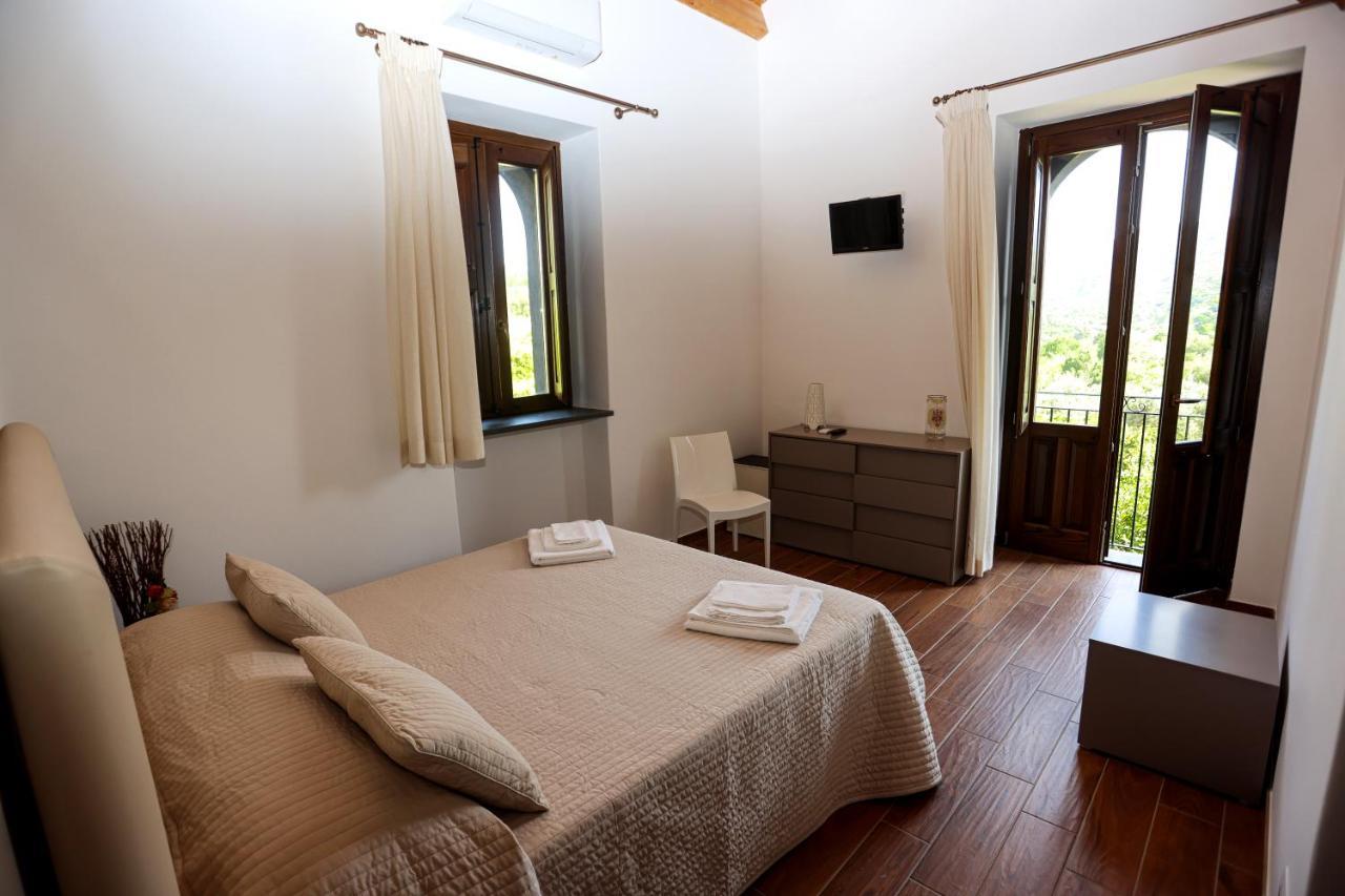 La Porta Delle Gole Hotel Motta Camastra Exterior foto
