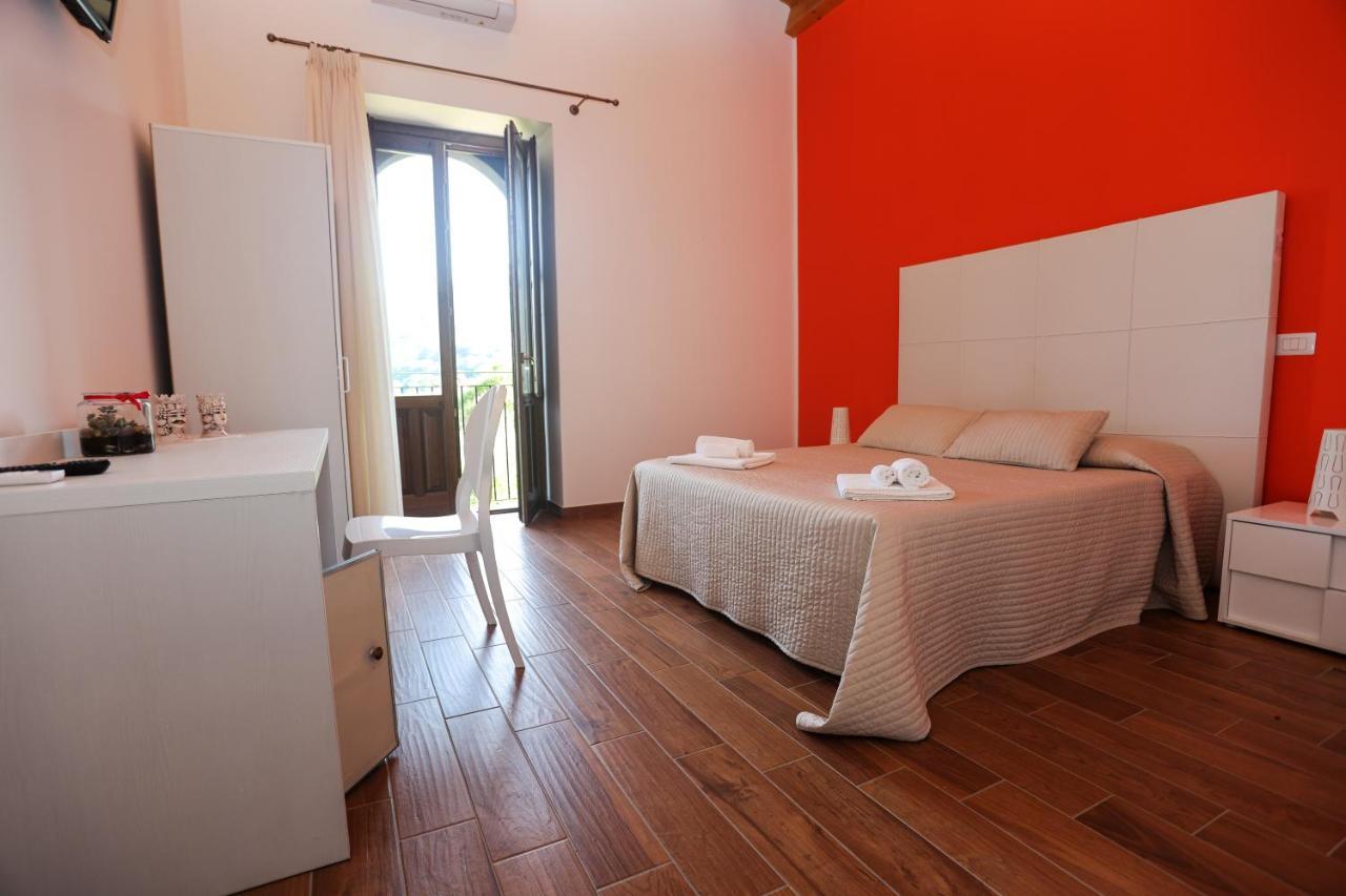La Porta Delle Gole Hotel Motta Camastra Exterior foto