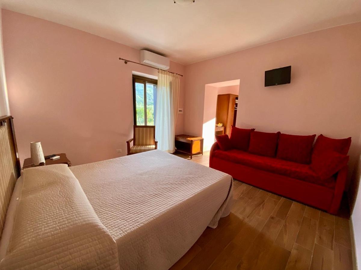 La Porta Delle Gole Hotel Motta Camastra Exterior foto