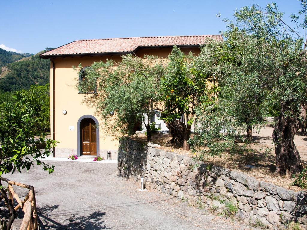 La Porta Delle Gole Hotel Motta Camastra Exterior foto