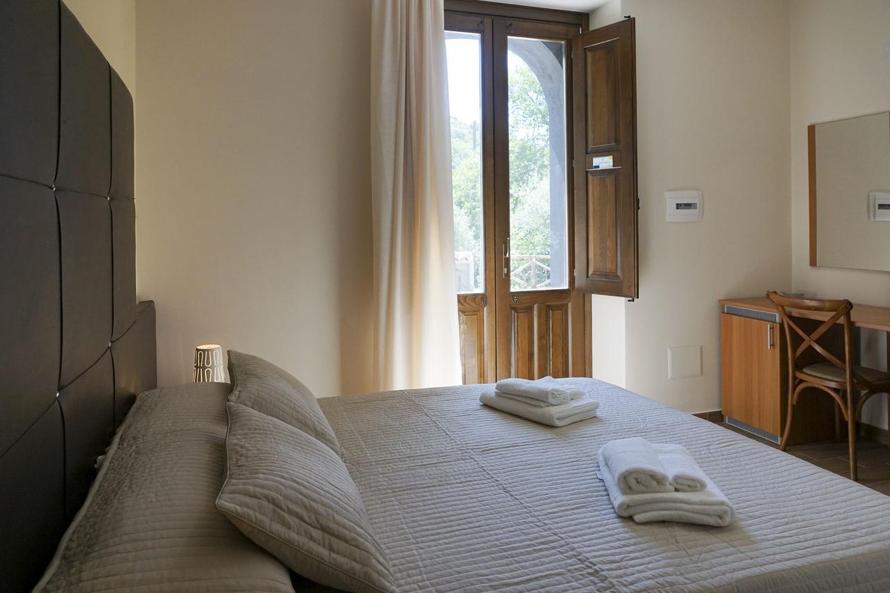 La Porta Delle Gole Hotel Motta Camastra Exterior foto