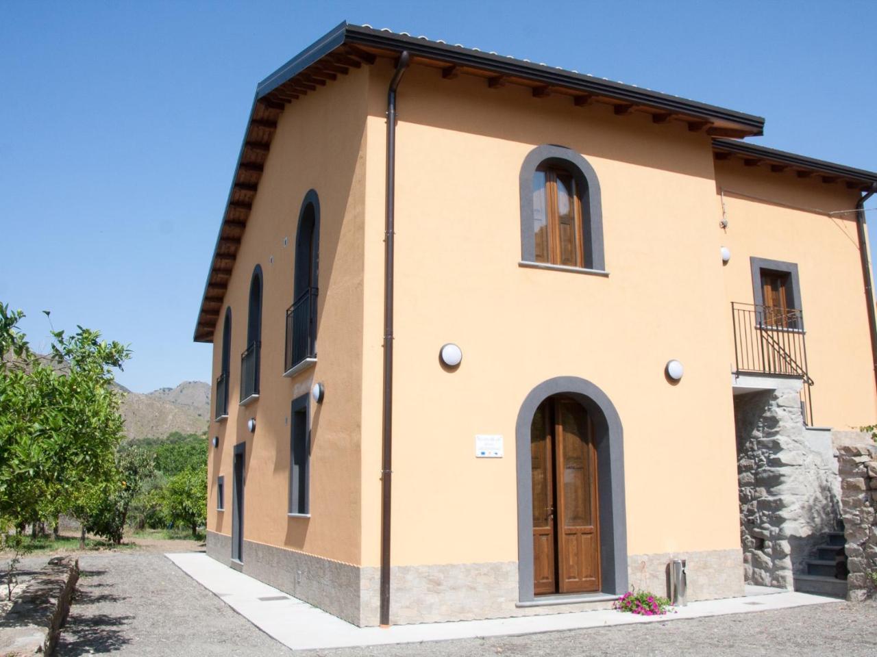La Porta Delle Gole Hotel Motta Camastra Exterior foto