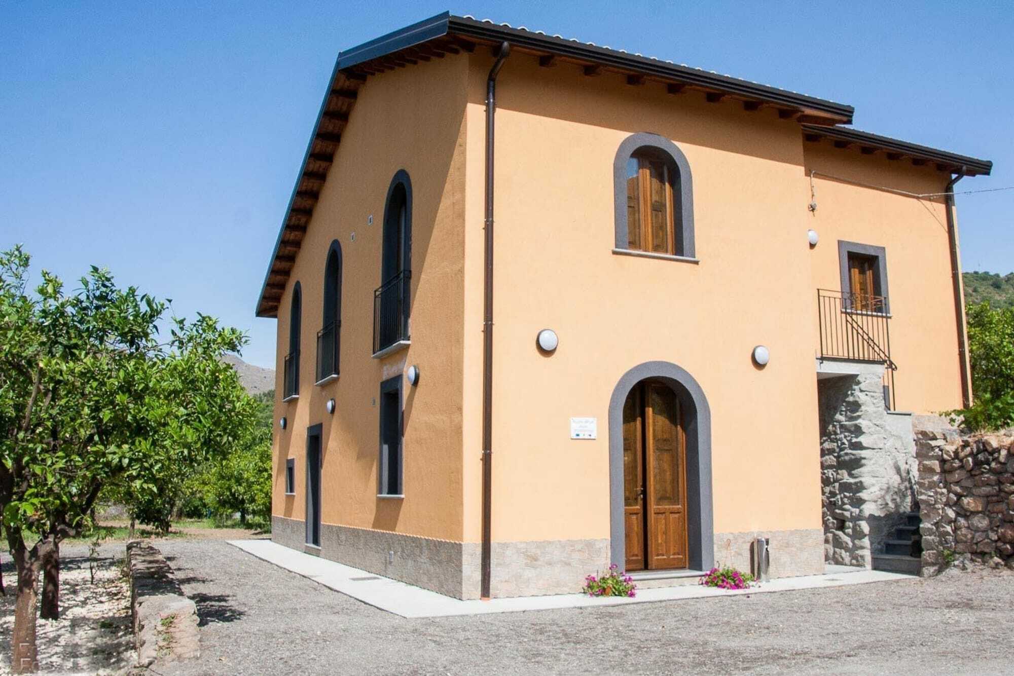 La Porta Delle Gole Hotel Motta Camastra Exterior foto